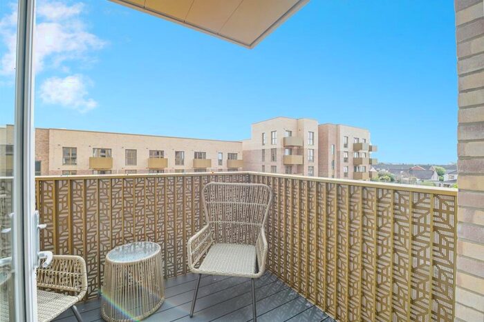 1 Bedroom Apartment For Sale In Park Rise, Sunrise Avenue, Hornchurch, RM12