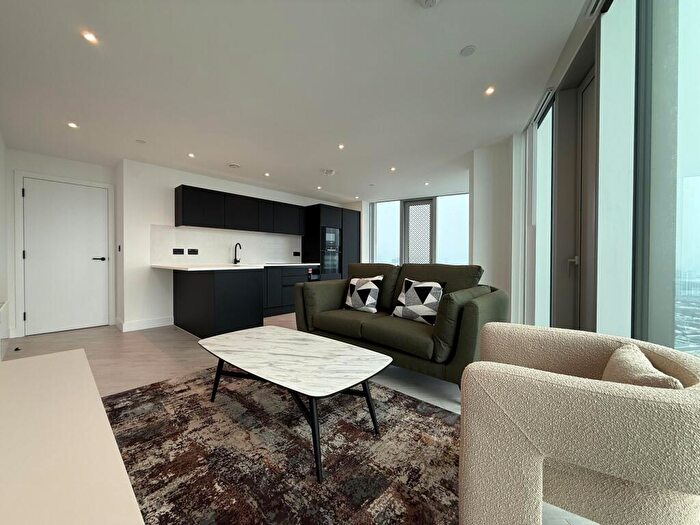 2 Bedroom Apartment To Rent In Trinity Way, Manchester, M3