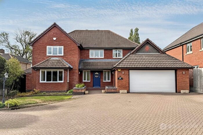 4 Bedroom Detached House For Sale In Coventry Road, Bulkington, CV12