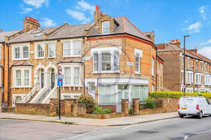 2 Bedroom Flat To Rent In Tufnell Park Road, London, N7