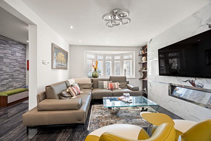 4 Bedroom Detached House For Sale In Trinity Close, Stanwell, TW19