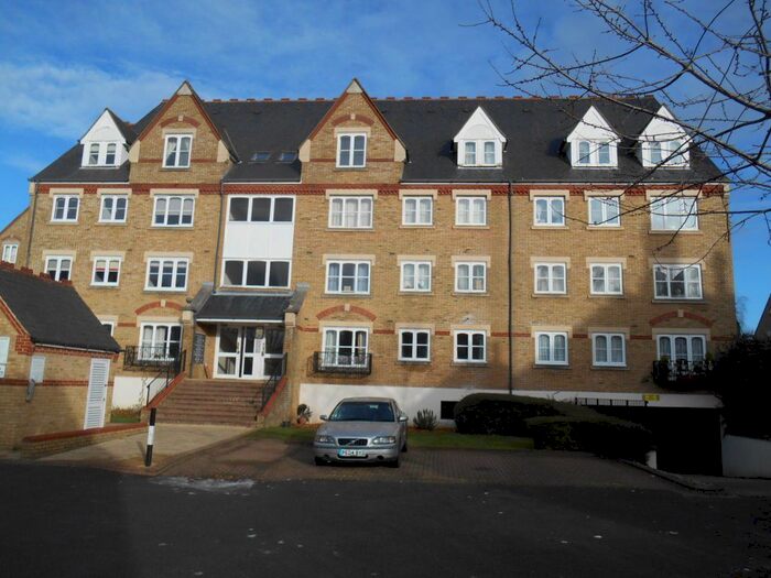 2 Bedroom Flat To Rent In Hallam Close, Watford, WD24