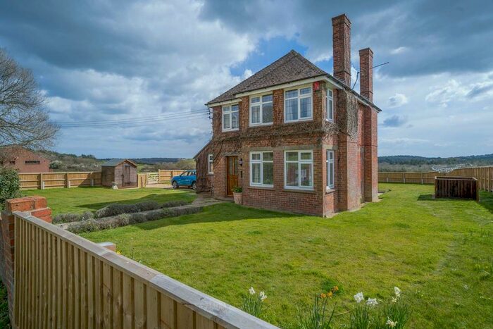 3 Bedroom Detached House To Rent In Brading Road, Ryde, PO33