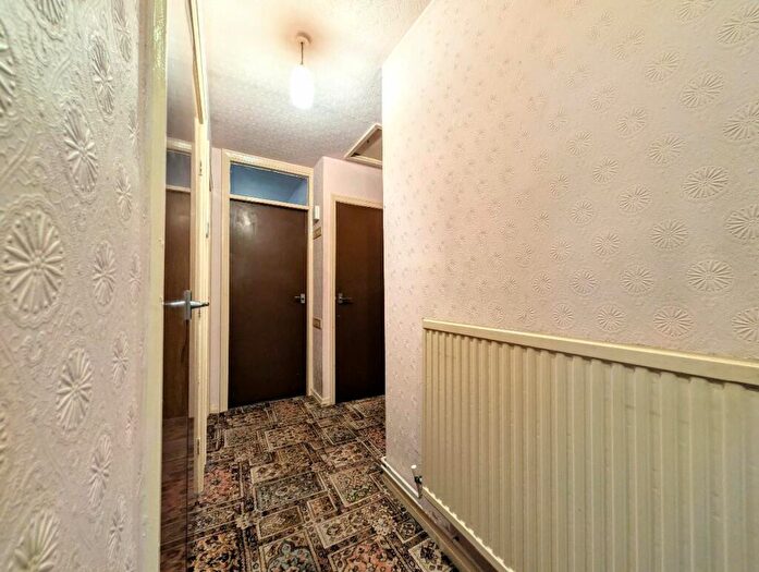 3 Bedroom Bungalow For Sale In Lichfield Close, Farnworth, Bolton, BL4