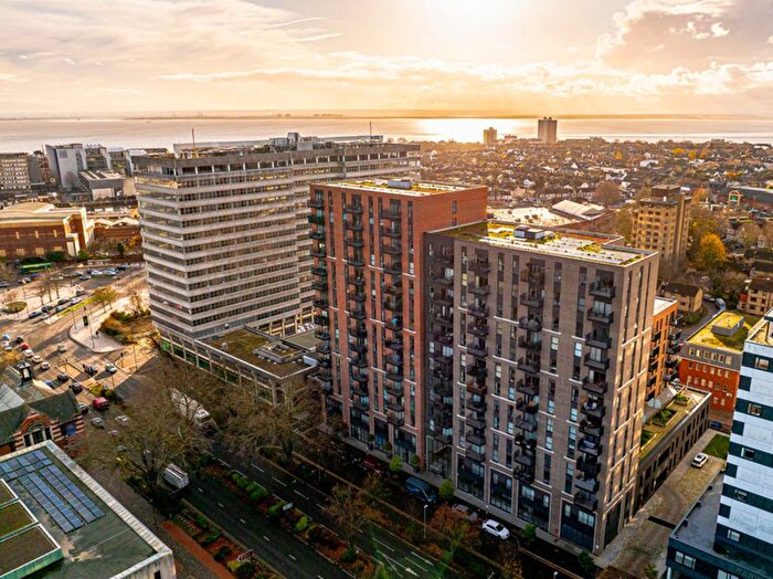 1 Bedroom Flat For Sale In Victoria Avenue, Southend-On-Sea, SS2