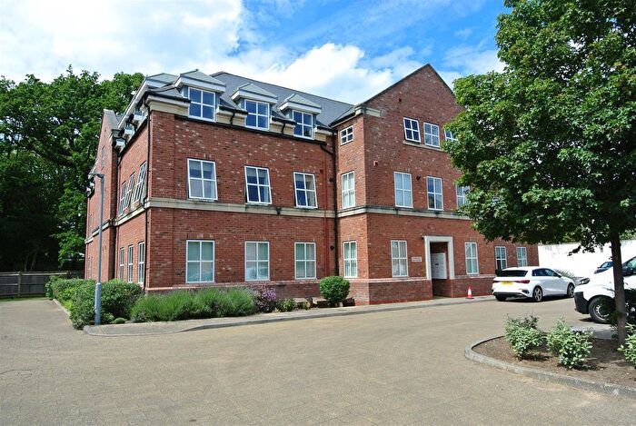 1 Bedroom Flat For Sale In Great Charta Close, Englefield Green, Egham, TW20