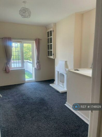 1 Bedroom Flat To Rent In Chalkwell Avenue, Westcliff-On-Sea, SS0