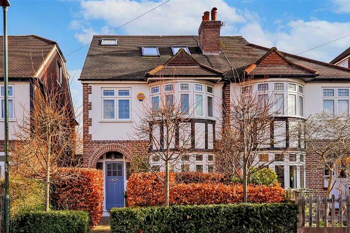 4 Bedroom Property To Rent In Sutherland Grove, Teddington, TW11