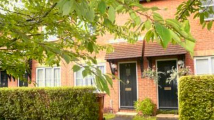 2 Bedroom Flat To Rent In Larch Grove, Sidcup, DA15