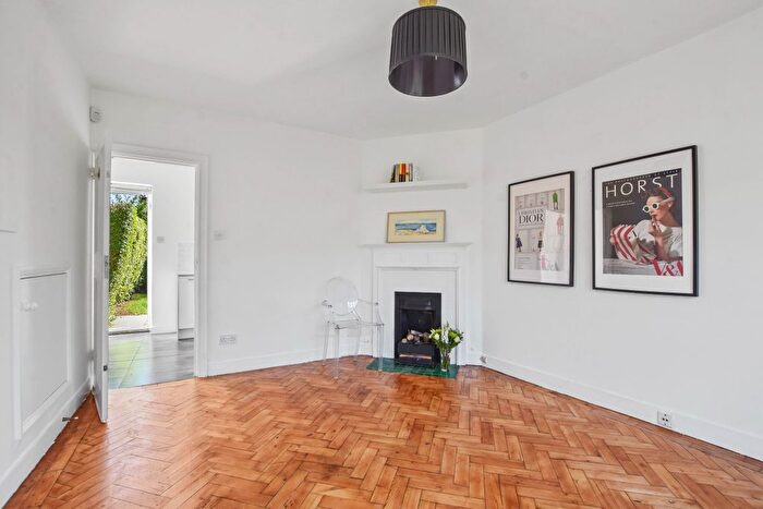 3 Bedroom Property To Rent In Midholm, Hampstead Garden Suburb, NW11
