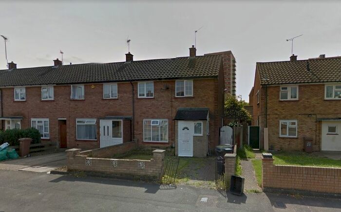 Terraced House To Rent In Pirton Road, Luton LU4