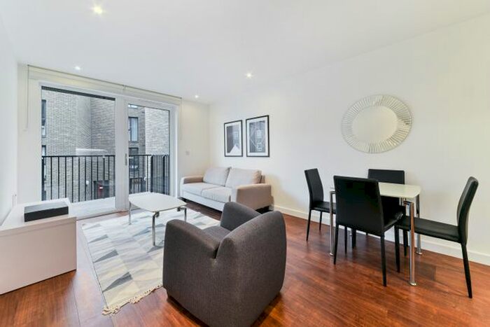 2 Bedroom Flat To Rent In Ashton Reach, Surrey Quays, London, SE16