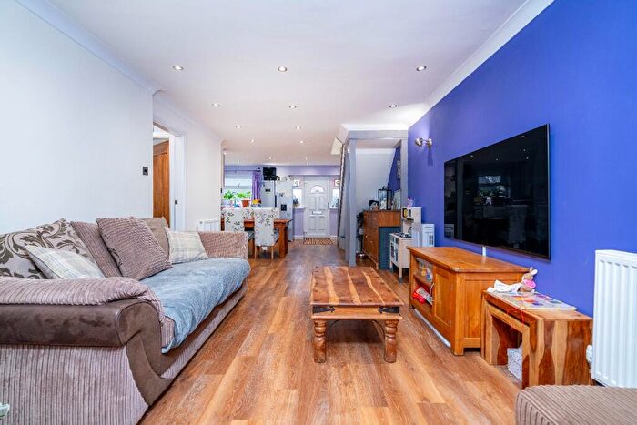 2 Bedroom Chalet For Sale In Crowson Crescent, Northborough, PE6