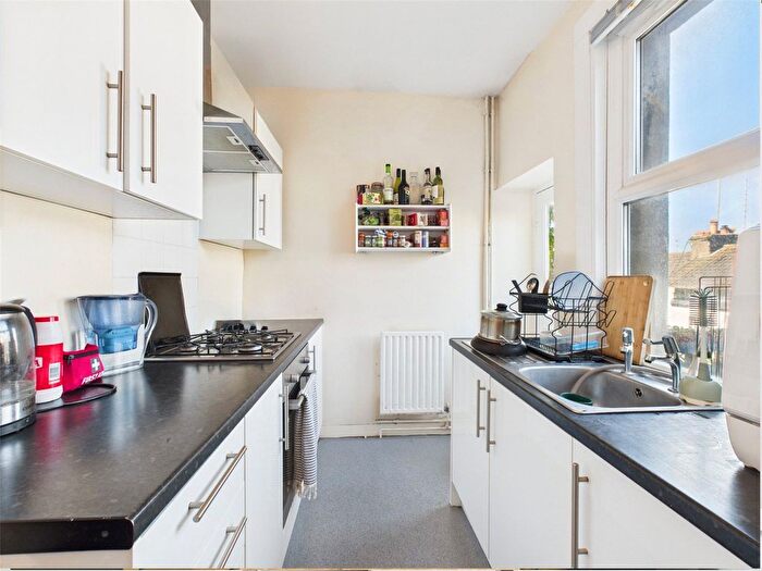 3 Bedroom Flat To Rent In Grove Street, Brighton, East Sussex, BN2