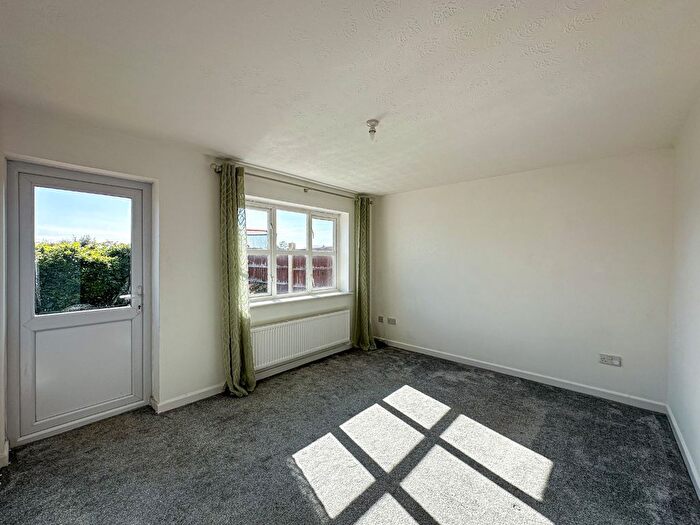 2 Bedroom End Of Terrace House To Rent In Potterton Close, Bridgwater, TA6