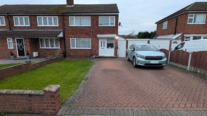 3 Bedroom Semi-Detached House To Rent In Wombridge Road, Telford, Shropshire, TF2