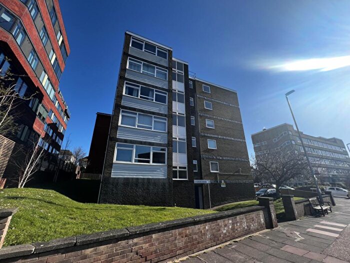 Apartment To Rent In Upperton Road, Eastbourne, BN21