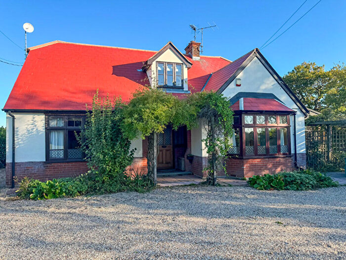 5 Bedroom Chalet For Sale In Fox Street, Ardleigh, CO7