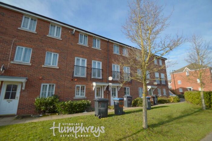 5 Bedroom House To Rent In Cunningham Avenue, AL10