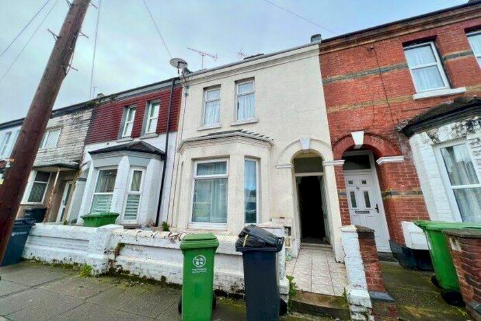 3 Bedroom Property To Rent In Clive Road, Portsmouth, PO1