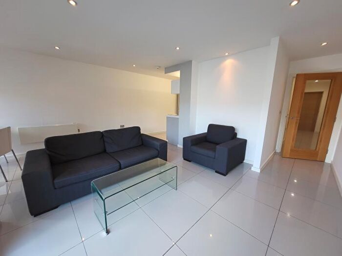 1 Bedroom Apartment To Rent In Apt . :: Ice Plant, M4