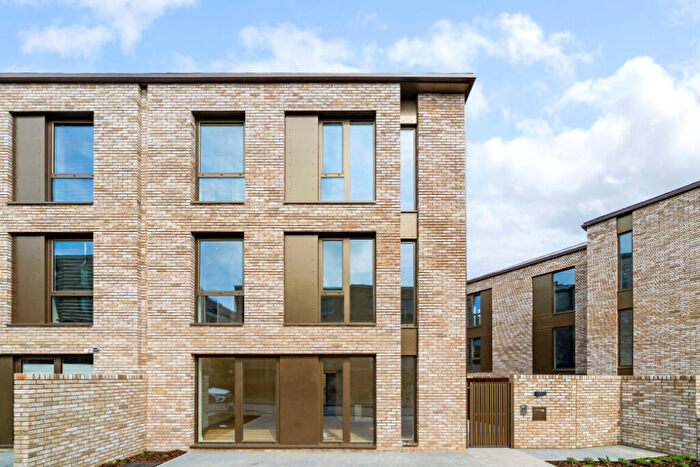 3 Bedroom House For Sale In The Claves, Mill Hill, NW7