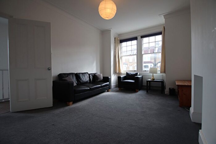 3 Bedroom Maisonette To Rent In Tytherton Road, Turfnell Park, N19