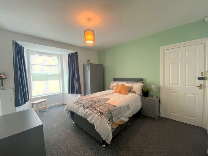 4 Bedroom Terraced House To Rent In Liverpool Road, Newcastle-under-Lyme, ST5