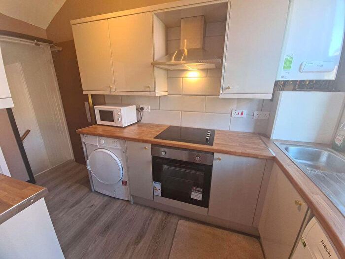 5 Bedroom House To Rent In Brudenell Street, Leeds, LS6