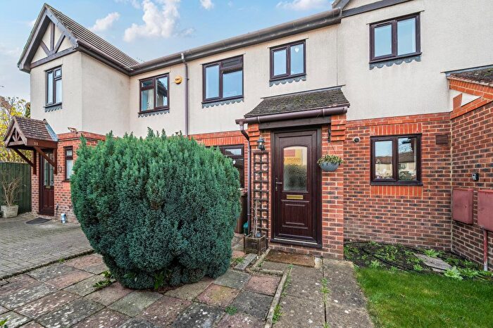 2 Bedroom Terraced House For Sale In Yealm Close, Didcot, OX11