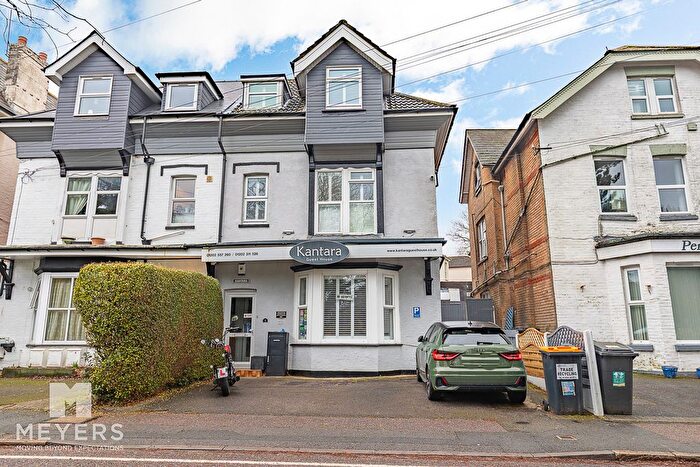 8 Bedroom Semi Detached House For Sale In Gardens View, Bournemouth, BH1