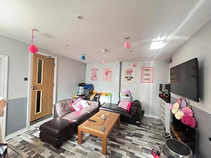 3 Bedroom House To Rent In Pearson Terrace, Leeds, LS6