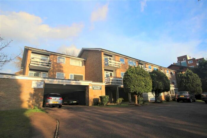 2 Bedroom Flat To Rent In Elstree House, Dennis Lane, Stanmore, Greater London, HA7