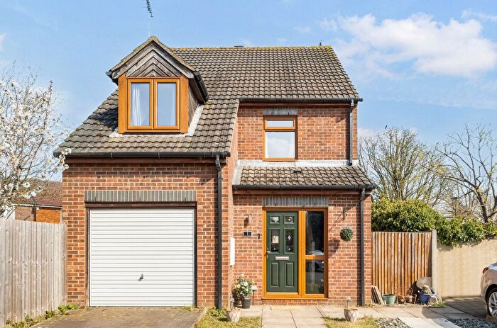 3 Bedroom Detached House For Sale In Rose Gardens, Stanwell, TW19