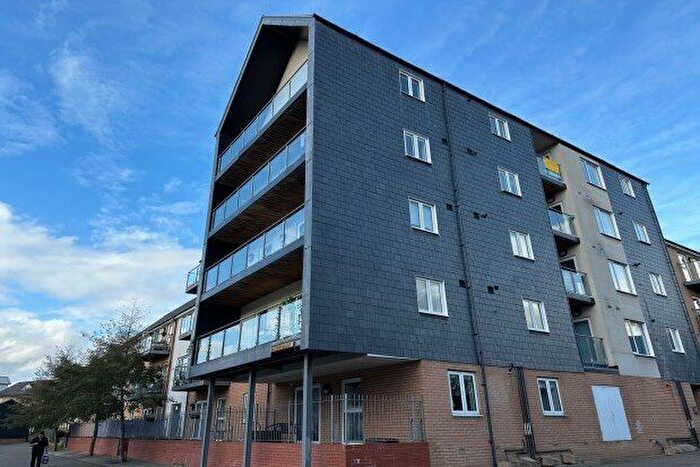 2 Bedroom Flat To Rent In Cressy Quay, Chelmsford, CM2