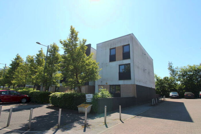 2 Bedroom Flat To Rent In Firpark Close, Dennistoun, G31