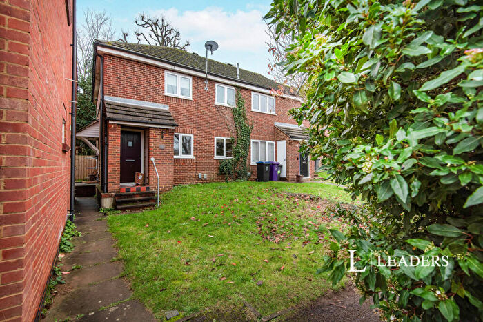 1 Bedroom Flat To Rent In Park Gate, Hitchin, SG4