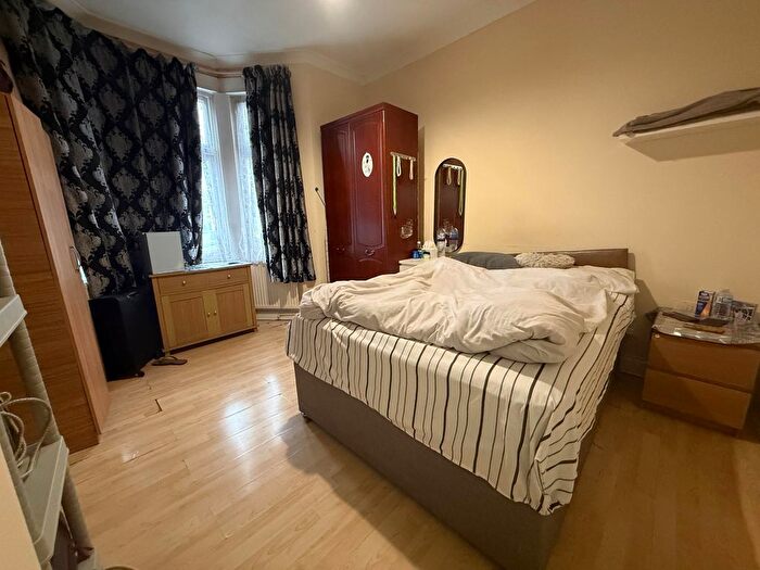 3 Bedroom Flat To Rent In Southall, UB2