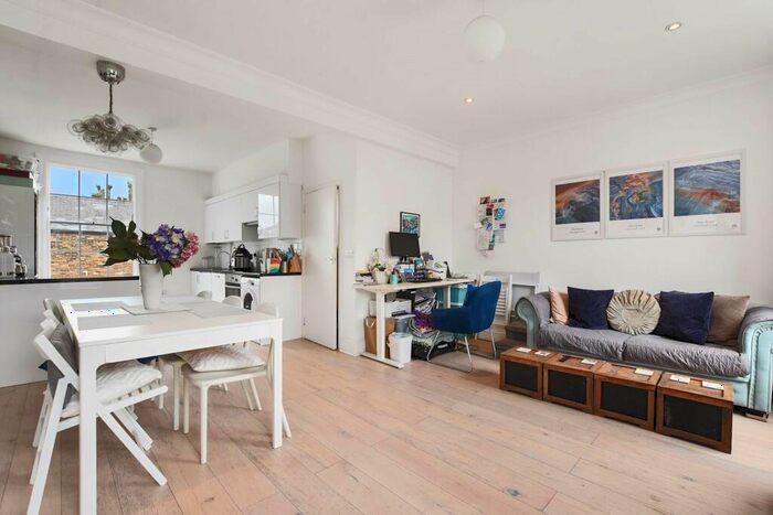 2 Bedroom Flat To Rent In Arthur Road, Holloway, N7