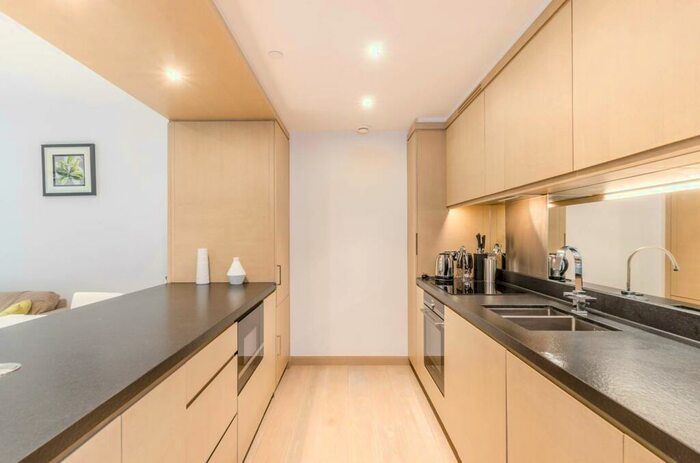1 Bedroom Flat To Rent In Legacy Gardens, Nine Elms, London, SW11