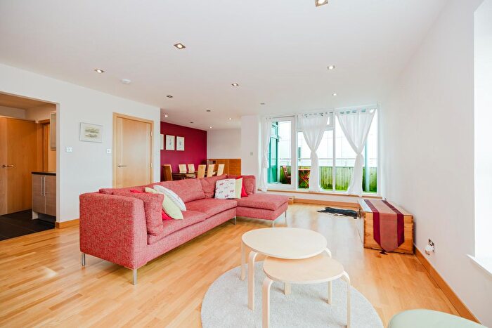 2 Bedroom Flat To Rent In Western Harbour Drive, Edinburgh, EH6