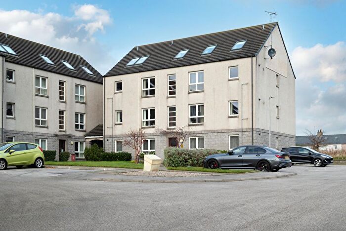 2 Bedroom Flat To Rent In Brimmond View, Stoneywood, Aberdeen, AB21