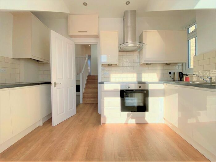1 Bedroom Flat To Rent In Muswell Hill Broadway, Muswell Hill, London, N10