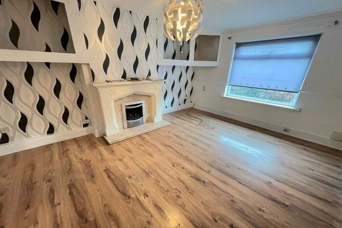 3 Bedroom Property To Rent In Oaklands Close, Cardiff CF3