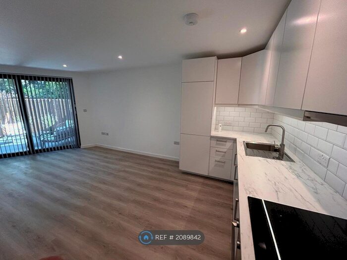 1 Bedroom Flat To Rent In Royston Rd, London, SE20