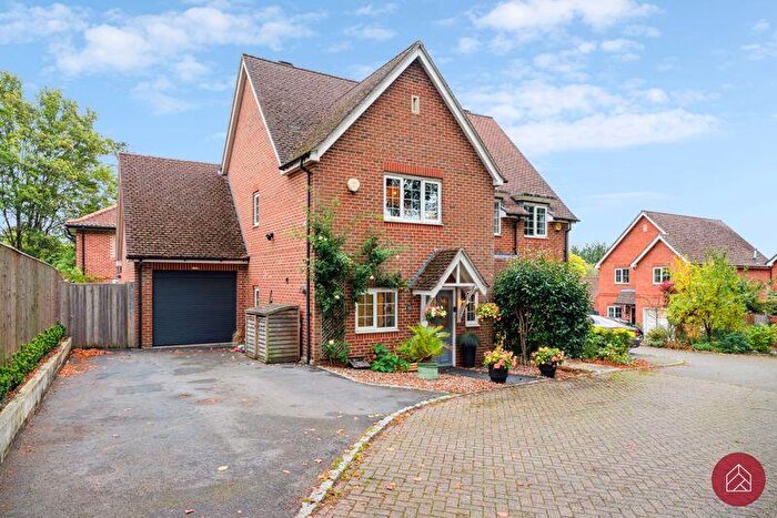 3 Bedroom Semi-Detached House For Sale In Ross Court, Kennington, OX1