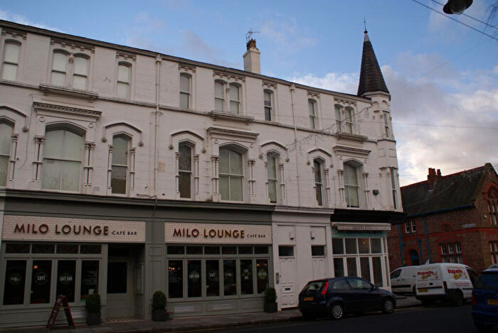 3 Bedroom Apartment To Rent In Lark Lane, Liverpool, Merseyside, L17