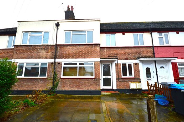 2 Bedroom Flat To Rent In Milford Gardens, Wembley, HA0