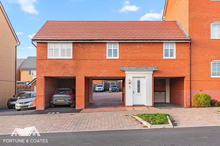 2 Bedroom Coach House For Sale In Fieldfare Way, Harlow, CM17