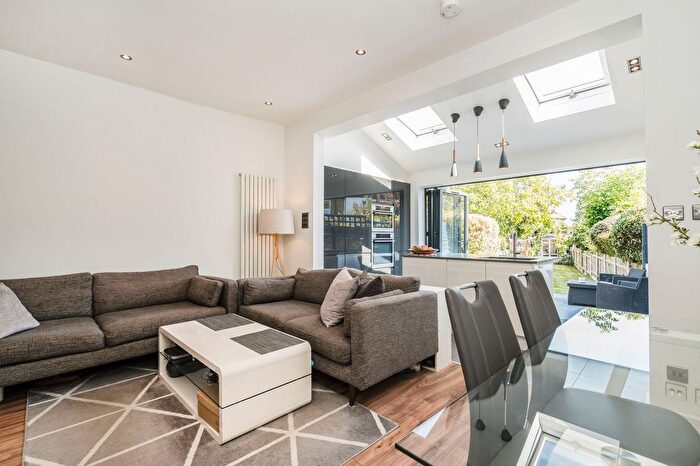 3 Bedroom Terraced House For Sale In Highfield Road, Isleworth, TW7